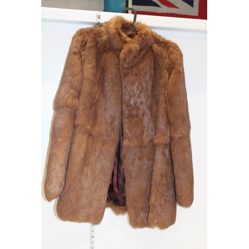 402 - A vintage ladies fur coat size 12