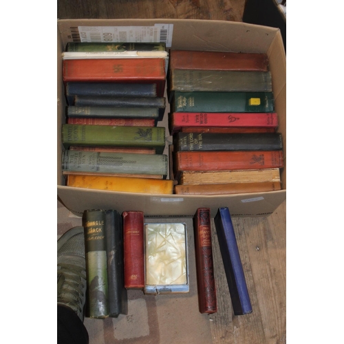 79 - A job lot of antique & vintage books. Postage unavailable