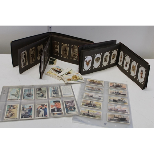 32 - A selection of vintage cigarette cards and other