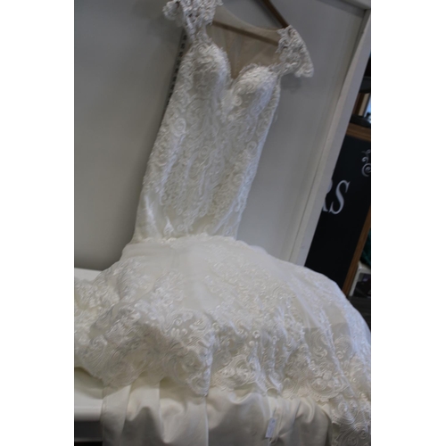 440 - A wedding dress