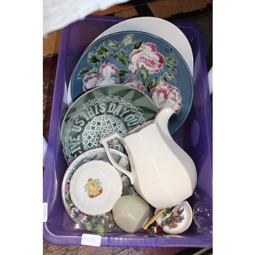 428 - A box of assorted collectible ceramics. Postage unavailable