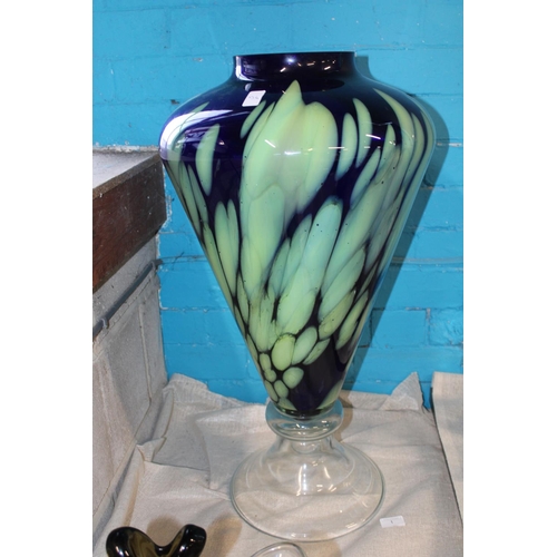 1 - A very large Makora Krosno Polish glass floor stading vase 75cm tall. Postage unavailable