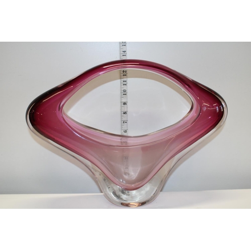 101 - A large Murano Italian studio glass vase