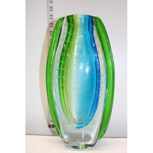 103 - A Murano Italian studio glass vase