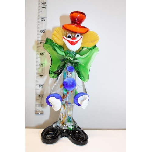 143 - A Murano glass clown