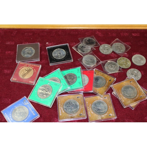 110 - A job lot of assorted commemorative crown coins