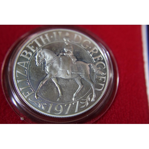 116 - A silver 1977 Royal Mint commemorative crown