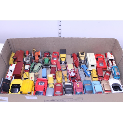 226 - A job lot of assorted vintage die-cast models