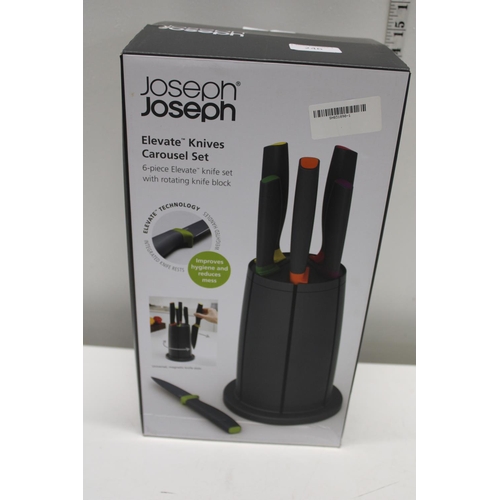 246 - A Joseph Joseph six piece rotating knife block