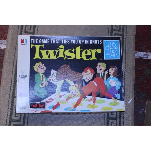 118 - A boxed vintage Twister game (unused)