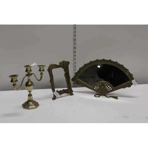 15 - A selection of antique brass ware items