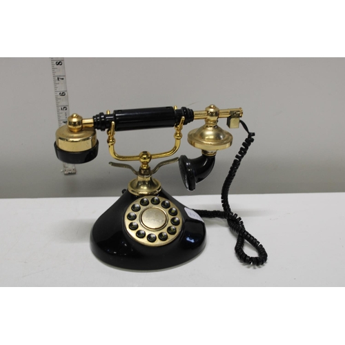 31 - A vintage style telephone