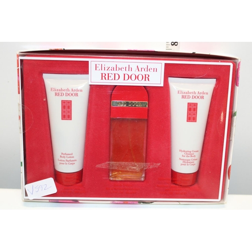 315 - A Elizabeth Arden Red Door gift set