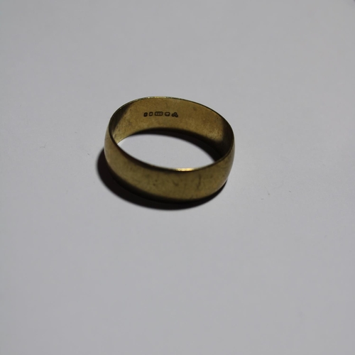 19 - A 9ct gold band ring size W 4.76g