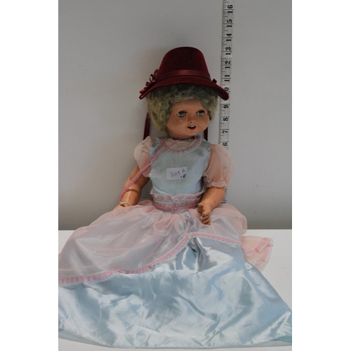 309A - A vintage doll a/f