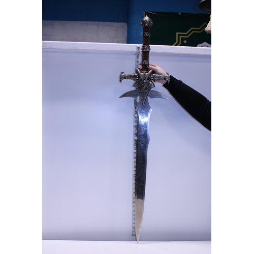 329 - A collectors World of Warcraft Frostmourne sword, shipping unavailable