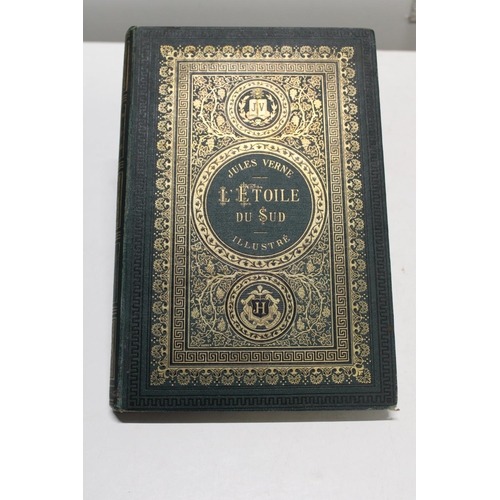 287 - Three collectable vintage books, including a 1884 Les Voyages Extraordinaires Jules Verne L'Etoile D... 