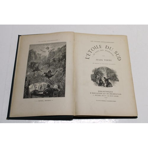 287 - Three collectable vintage books, including a 1884 Les Voyages Extraordinaires Jules Verne L'Etoile D... 