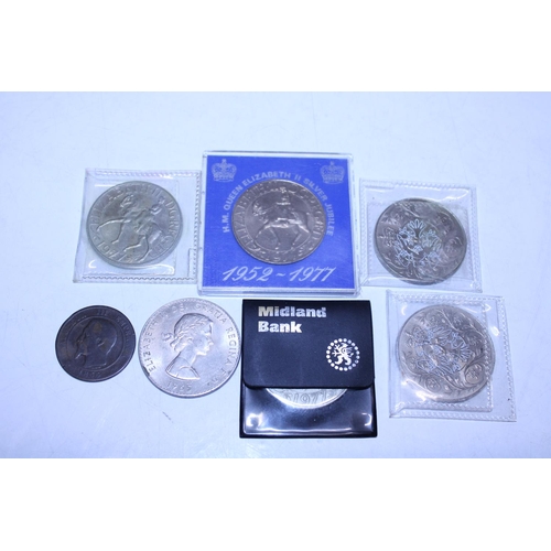 428 - A selection of collectable crown coins