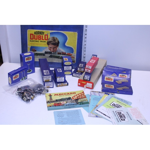 40 - A job lot of empty vintage Hornby Dublo boxes