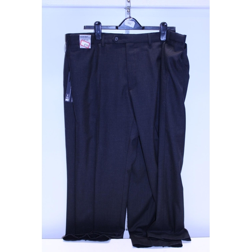 482 - Two new pairs of men's trousers