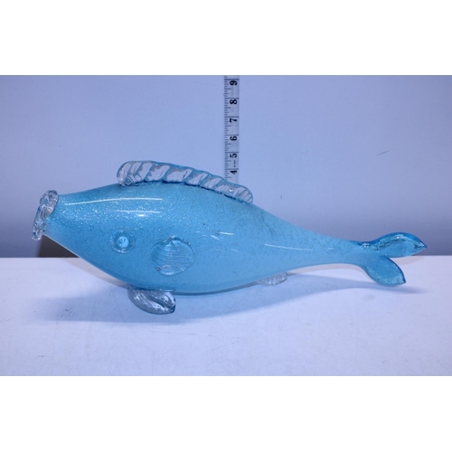 29 - A vintage 1970's glass fish