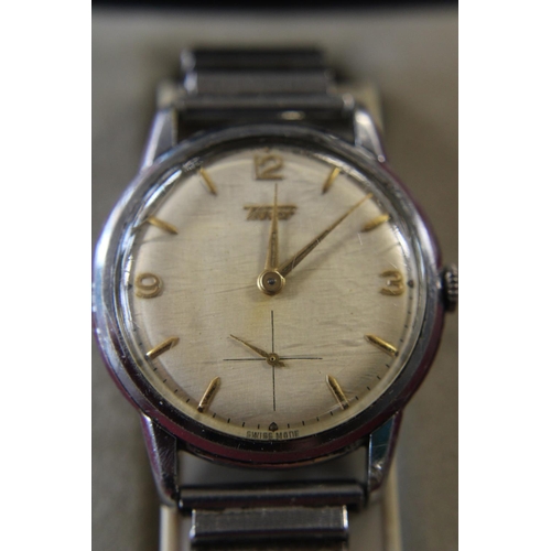 287 - A vintage gentlemans Tissot manual wind wrist watch in working order