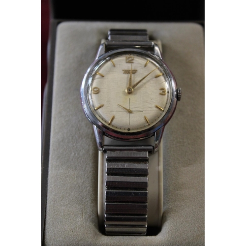 287 - A vintage gentlemans Tissot manual wind wrist watch in working order