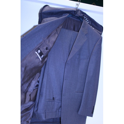 370 - A men's Austin Reed suit jacket size 42S