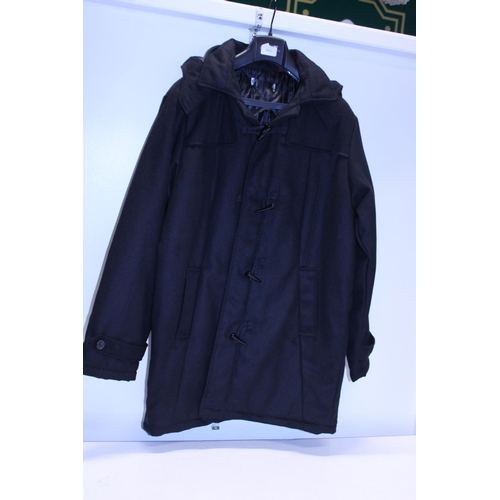 425 - A men's duffle coat size L