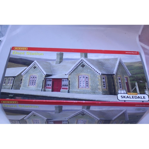 15 - A boxed Hornby Dent station model