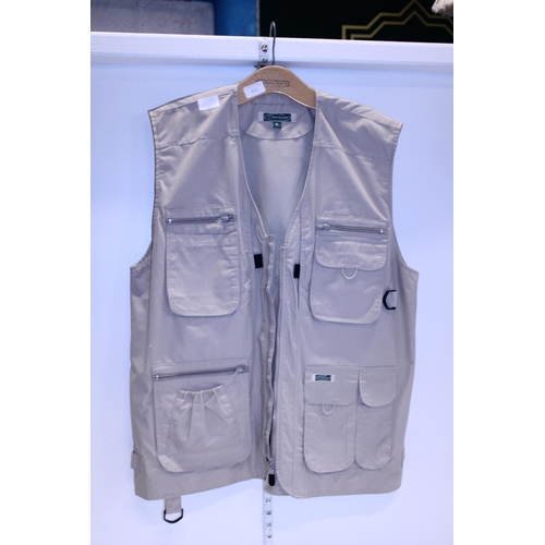 421 - A Champion fishing utility vest size L