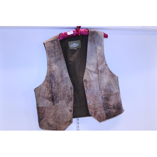 422 - A Santa Fe leather waistcoat size L