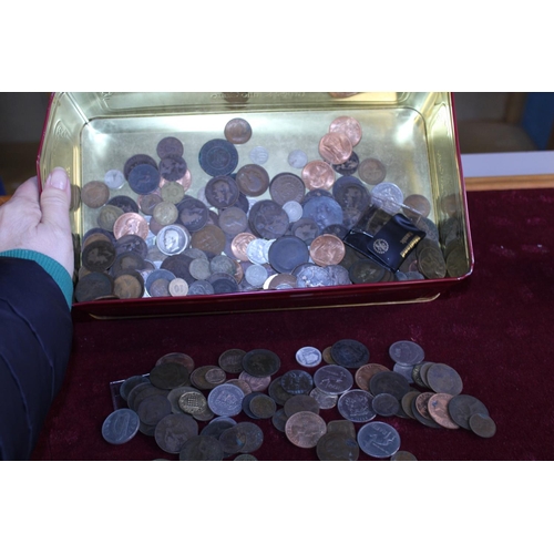 315 - A large quantity of assorted coinage and tokens