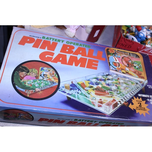 25 - A vintage boxed battery operated pin ball game in good order