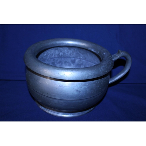 37 - A antique Georgian pewter chamber pot