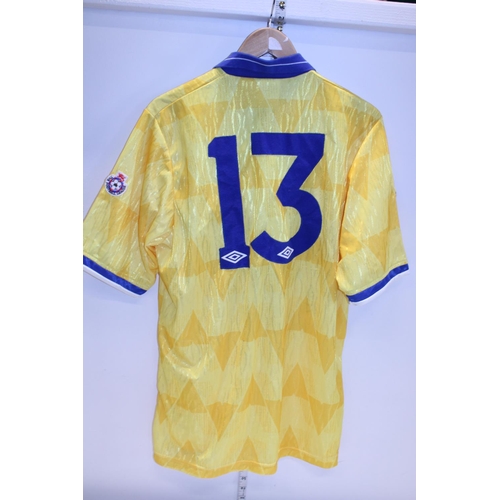 430 - A Leeds United Football shirt signed by the players from the late 1980's. From the collection of Ex ... 