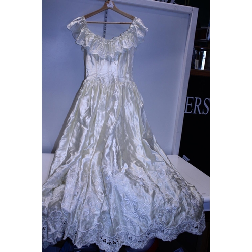 378 - A wedding dress