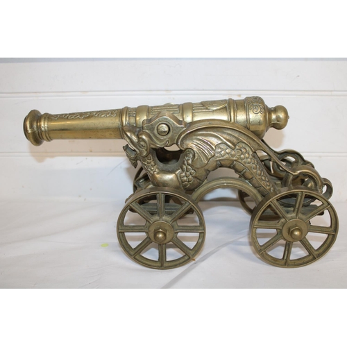 1 - A heavy brass canon with dragon decoration L40cm