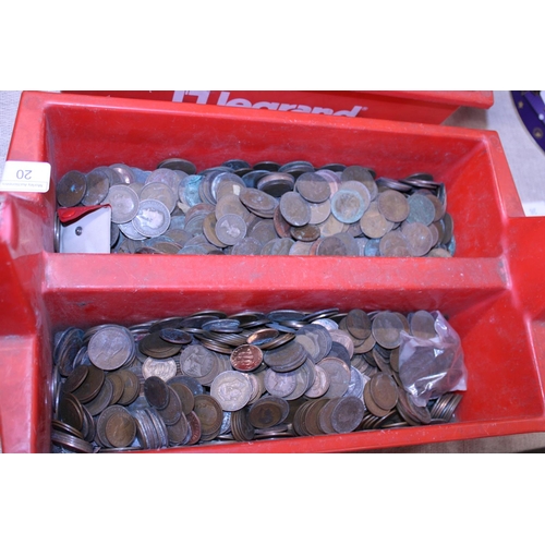 20 - A tub of old English coins mainly pennies approx 12.5kg