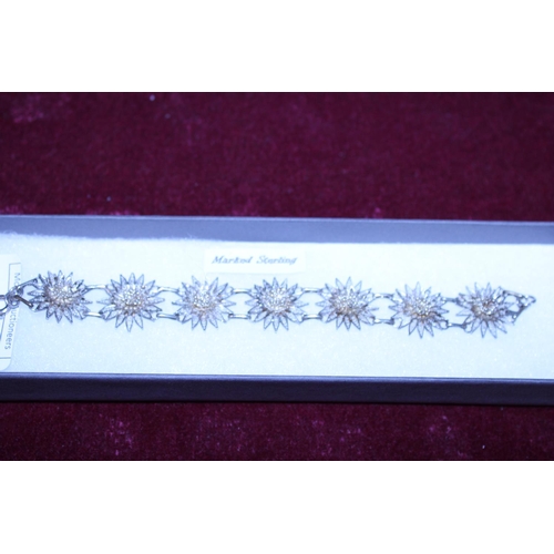 113 - A 925 silver bracelet