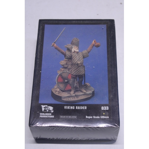 163 - A sealed Verlinden productions super scale 120mm 'Viking Raider' model