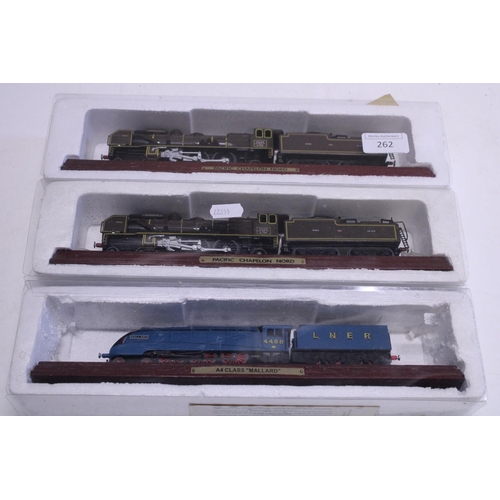 262 - Three assorted locomotive and tender models