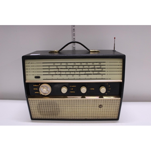 204 - A vintage Pye short wave receiver in working order, shipping unavailable