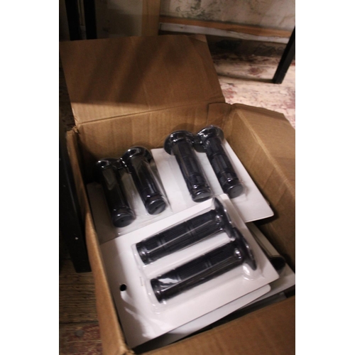 207 - A selection of new cycle handle bar grips