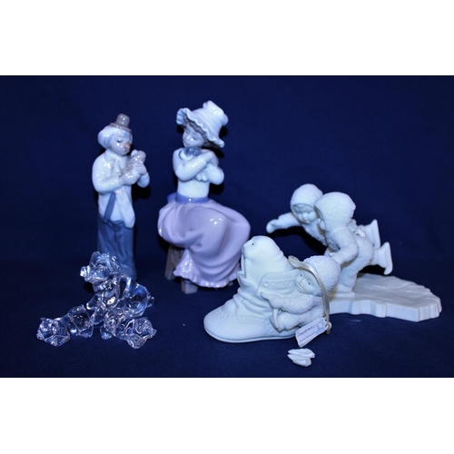 30 - A selection of assorted figures (both snow babies with damage)