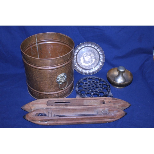 55 - A copper bucket with an assortment of collectable metal wares and wooden shuttles etc