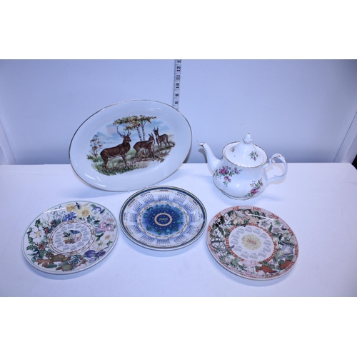 46 - A collectable Royal Albert Moss Rose teapot and other ceramics