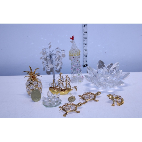 170 - A selection of crystal ornaments