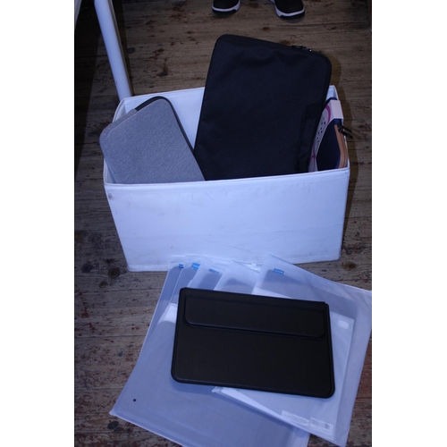 239 - A job lot of new laptop/tablet sleeves